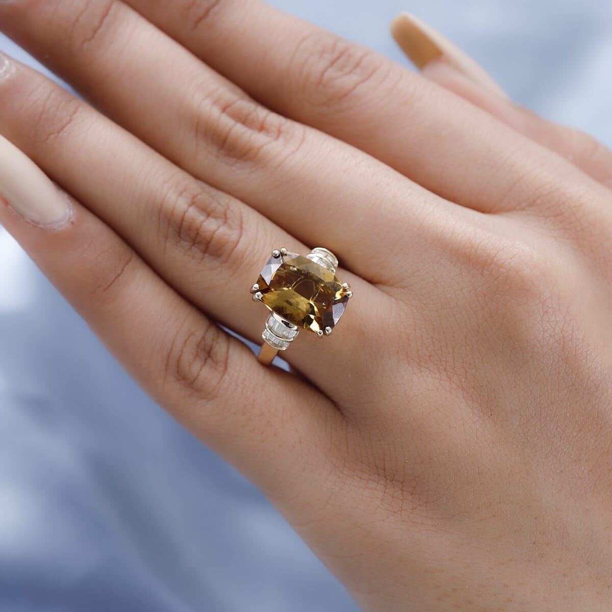 LUXORO 10K Yellow Gold Premium Golden Scapolite, Diamond (0.20 cts) Ring (Size 6.0) (3 g) 6.00 ctw image number 2