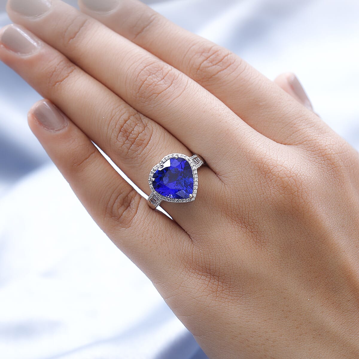 Rhapsody 950 Platinum AAAA Tanzanite and E-F VS2 Diamond Heart Shape Halo Ring (Size 8.0) 7.75 Grams 8.00 ctw (Del. 10-15 Days) image number 2