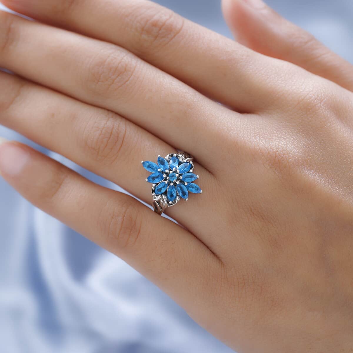 Malgache Neon Apatite Floral Ring in Platinum Over Sterling Silver (Size 10.0) 1.50 ctw image number 2