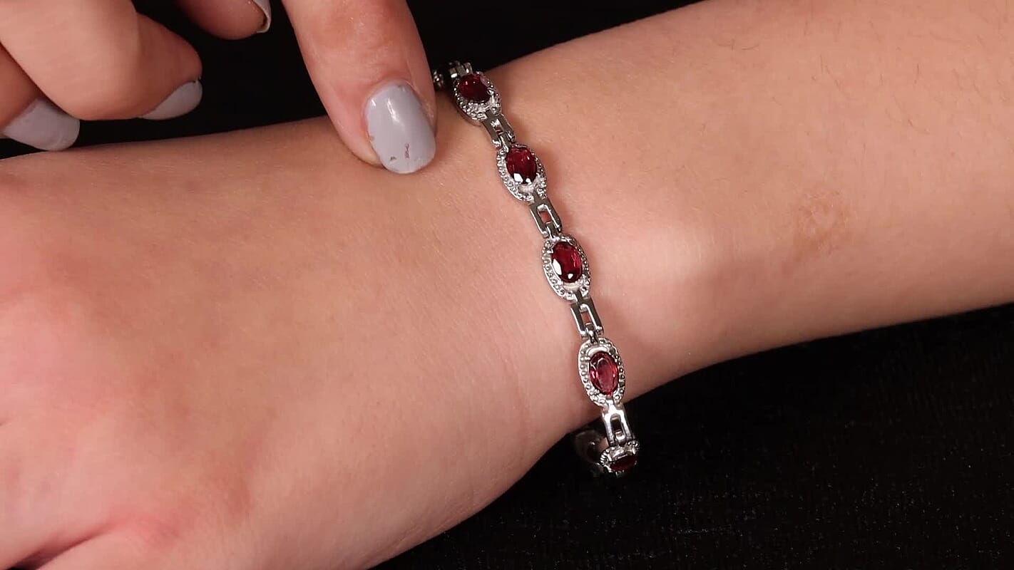 Amethyst Bracelet in Stainless Steel (6.50 In) 3.75 ctw