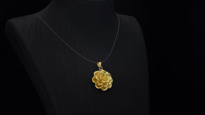 24K Yellow Gold Electroform Flower Pendant 1.3 Grams