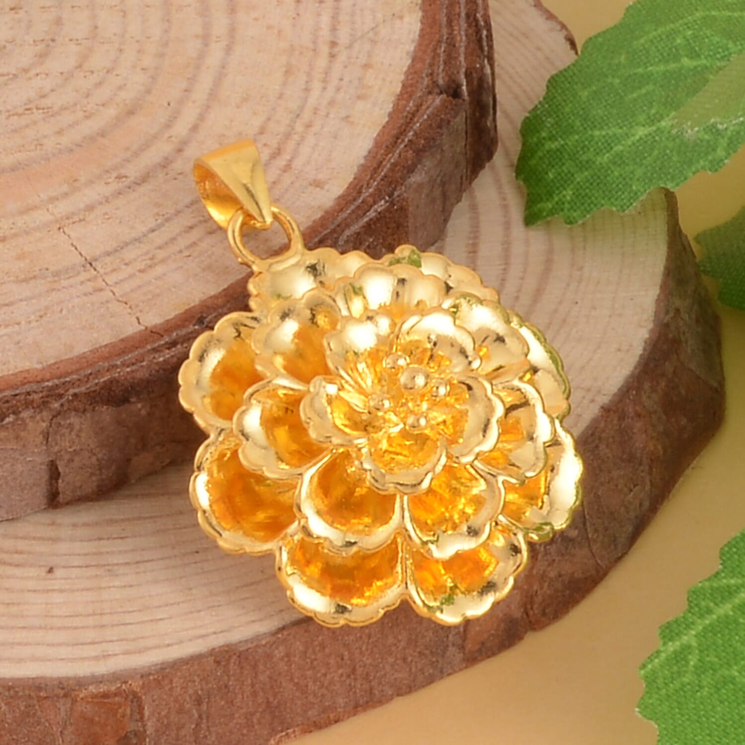 Womens gold flower on sale pendant