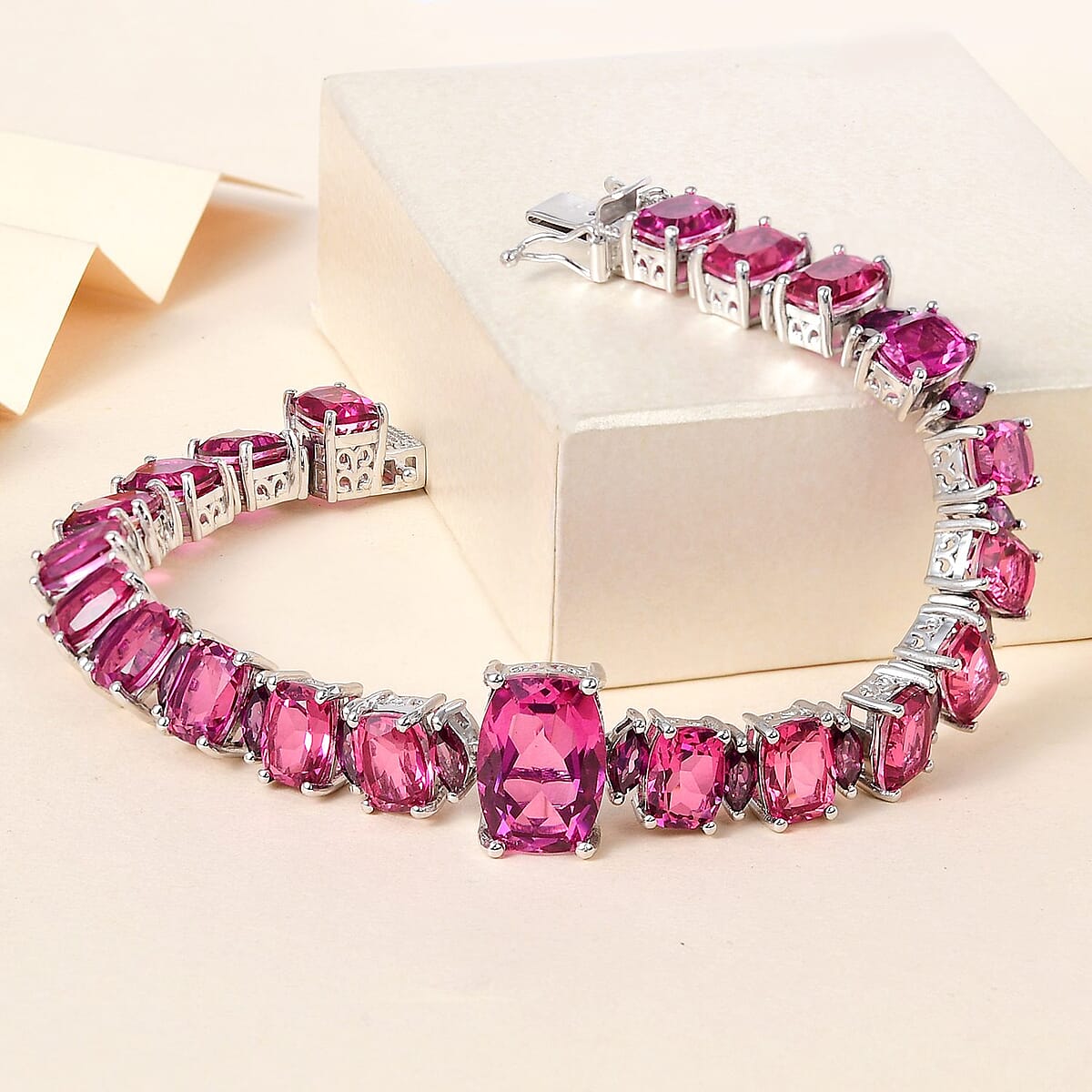 Radiant Orchid Quartz (Triplet) and Orissa Rhodolite Garnet Bracelet in Platinum Over Sterling Silver (7.25 In) 43.50 ctw image number 1