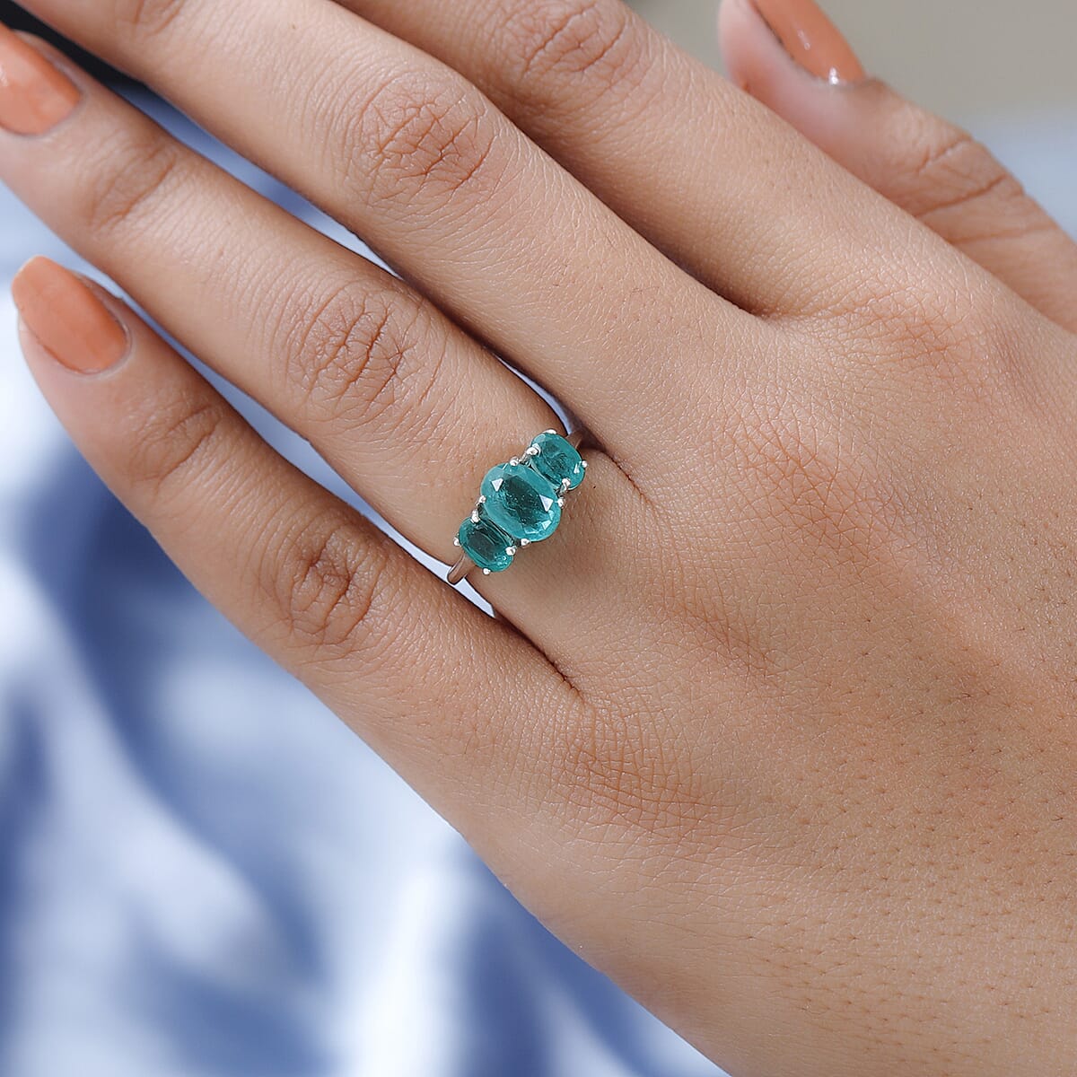 Emeraldine Quartz (Triplet) 3 Stone Ring in Platinum Over Sterling Silver (Size 6.0) 2.65 ctw image number 2