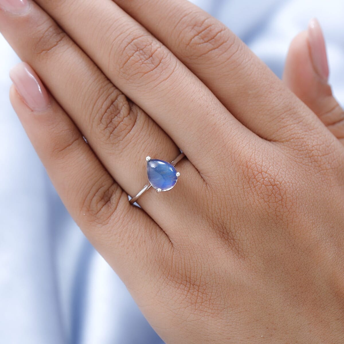 Aurora Moonstone (D) Solitaire Ring in Platinum Over Sterling Silver (Size 9.0) 2.25 ctw image number 2