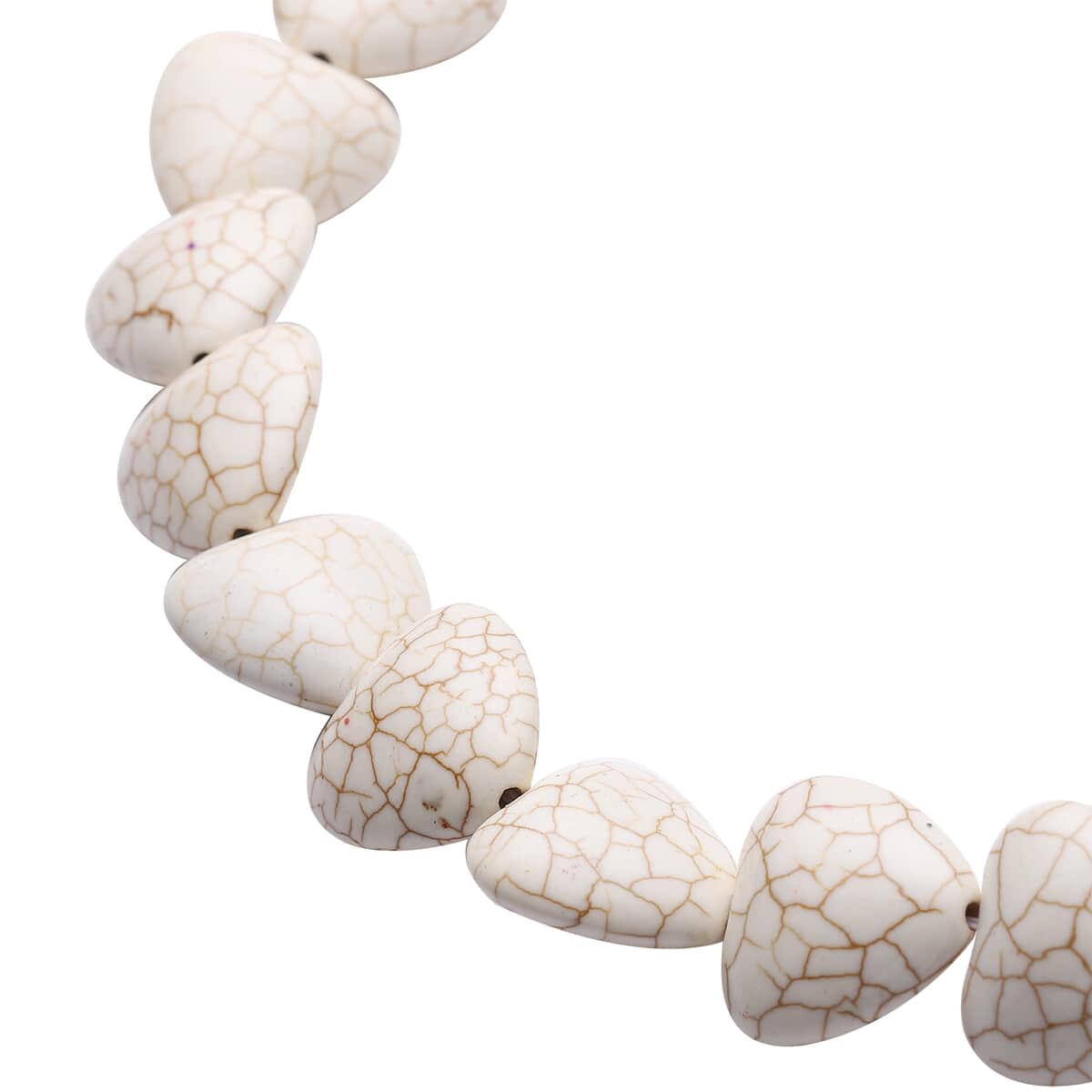 Freshened White Howlite Heart Beaded Necklace 18 Inches in Silvertone 413.00 ctw image number 2