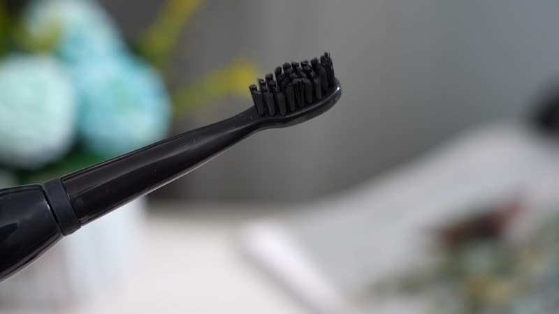 Black Electric Toothbrush with 4 Replaceable (7.4"x0.98")