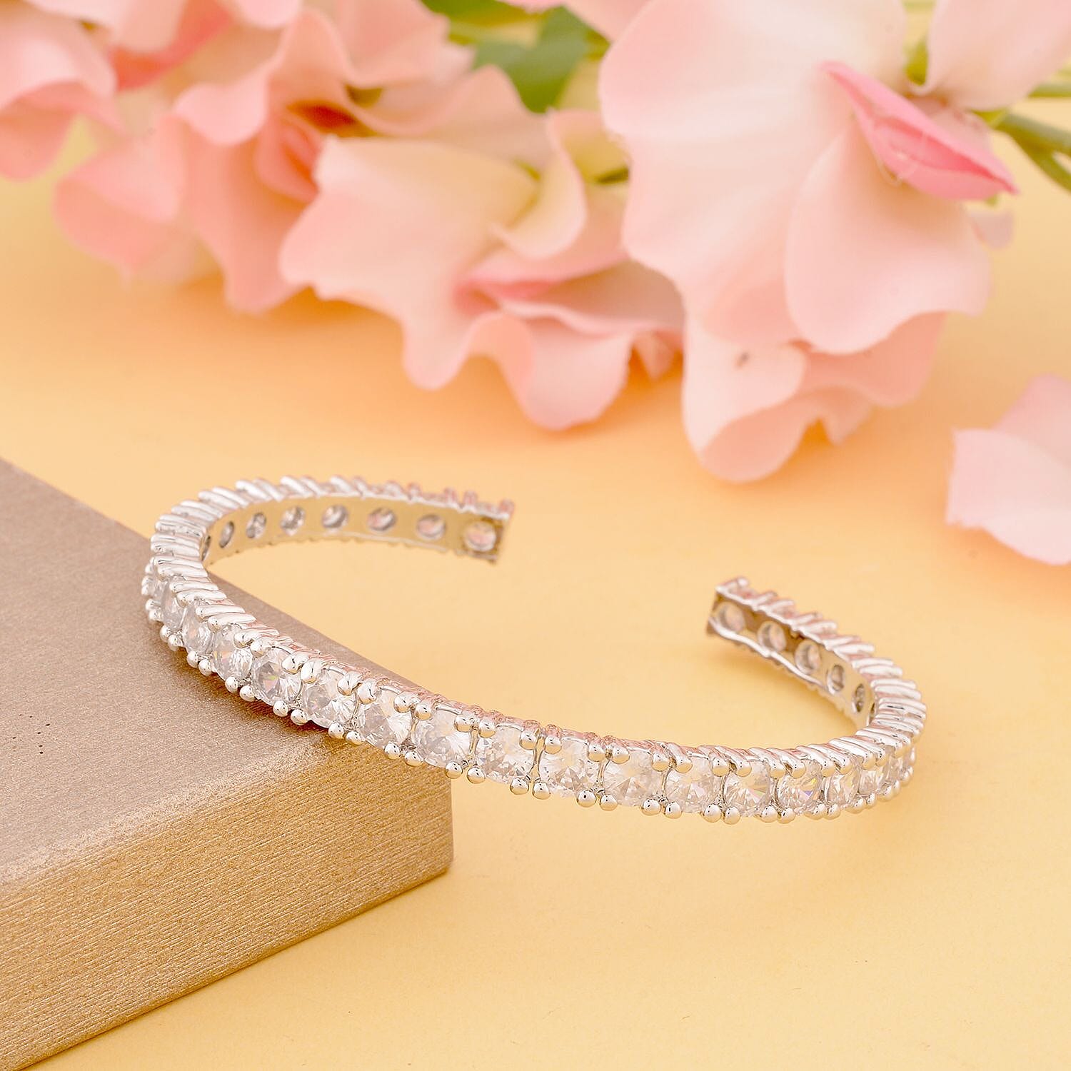 Austrian Crystal Bangle Bracelet in Platinum Bond (6.5 In)