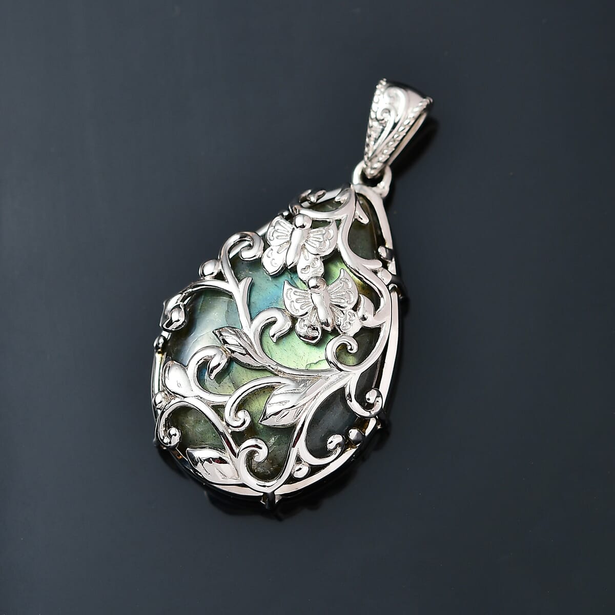 Malagasy Labradorite 35.20 ctw Fancy Pendant in Platinum Over Copper with Magnet image number 2