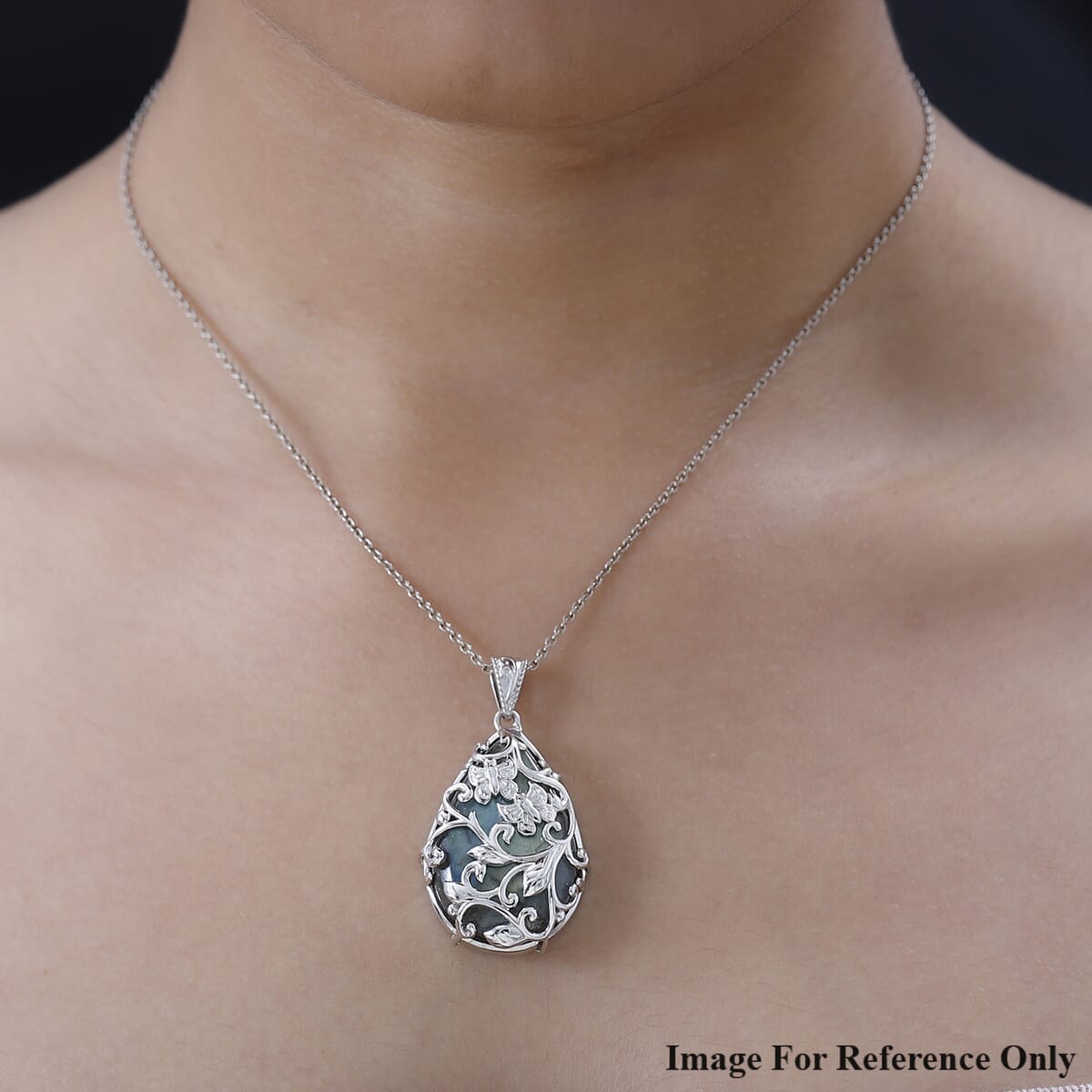 Malagasy Labradorite 35.20 ctw Fancy Pendant in Platinum Over Copper with Magnet image number 3