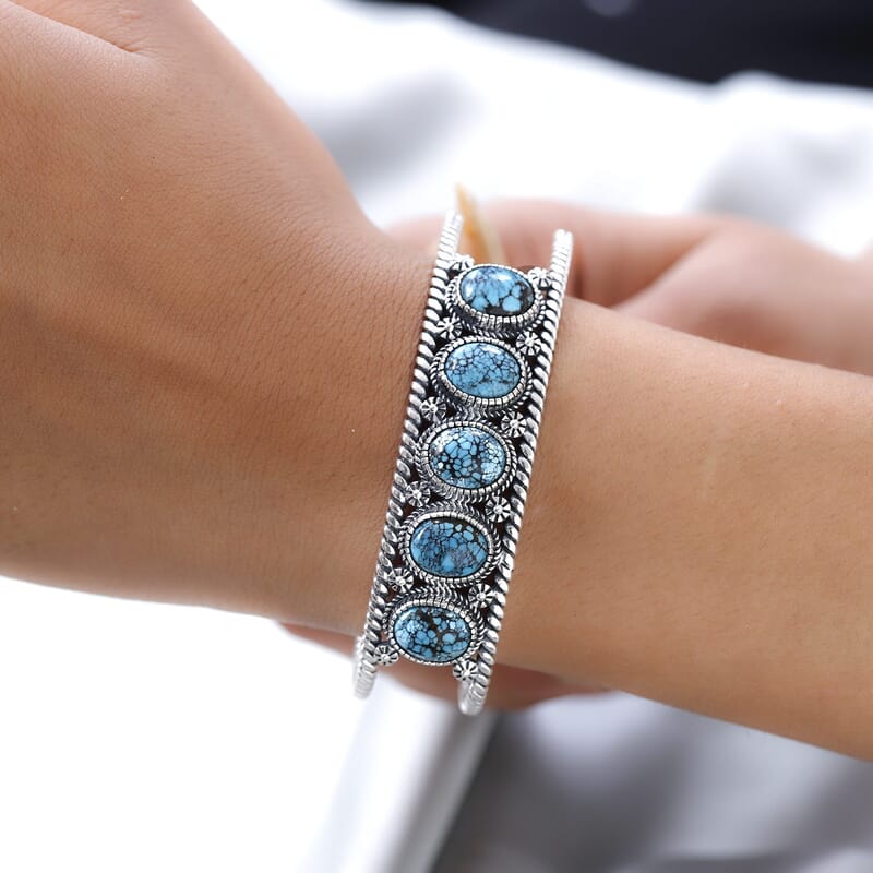 Artisan Crafted Blue Moon Turquoise Cuff Bracelet in Sterling Silver (7.25 In) 15.00 ctw