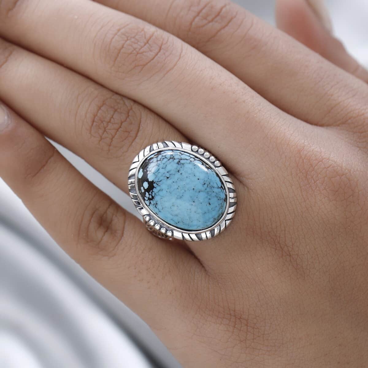 Artisan Crafted American Natural Blue Moon Turquoise Solitaire Ring in Sterling Silver (Size 10.0) (7.40 g) 15.15 ctw image number 2