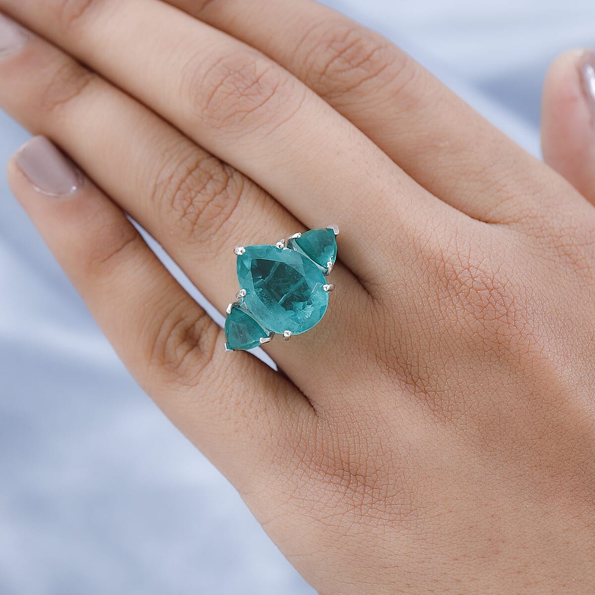 Emeraldine Quartz (Triplet) 3 Stone Ring in Platinum Over Sterling Silver (Size 9.0) 11.90 ctw image number 2