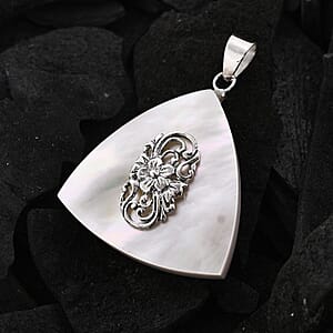 Mother Of Pearl Pendant without Chain in Sterling Silver