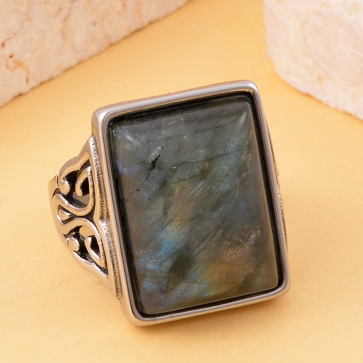 Malagasy Labradorite Ring in Stainless Steel image number 1