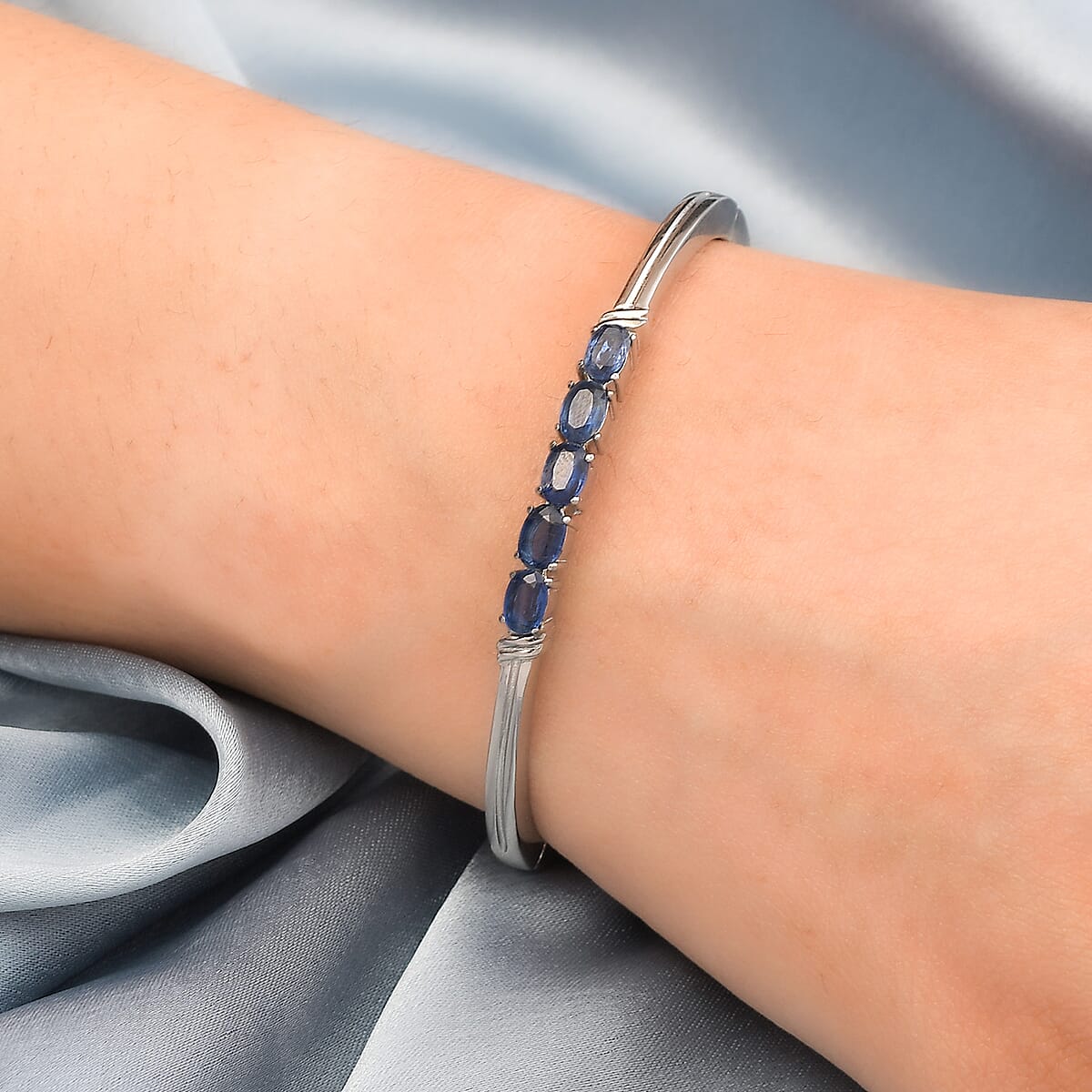 Kashmir Kyanite Bangle Bracelet in Stainless Steel (6.50 In) 2.65 ctw image number 2