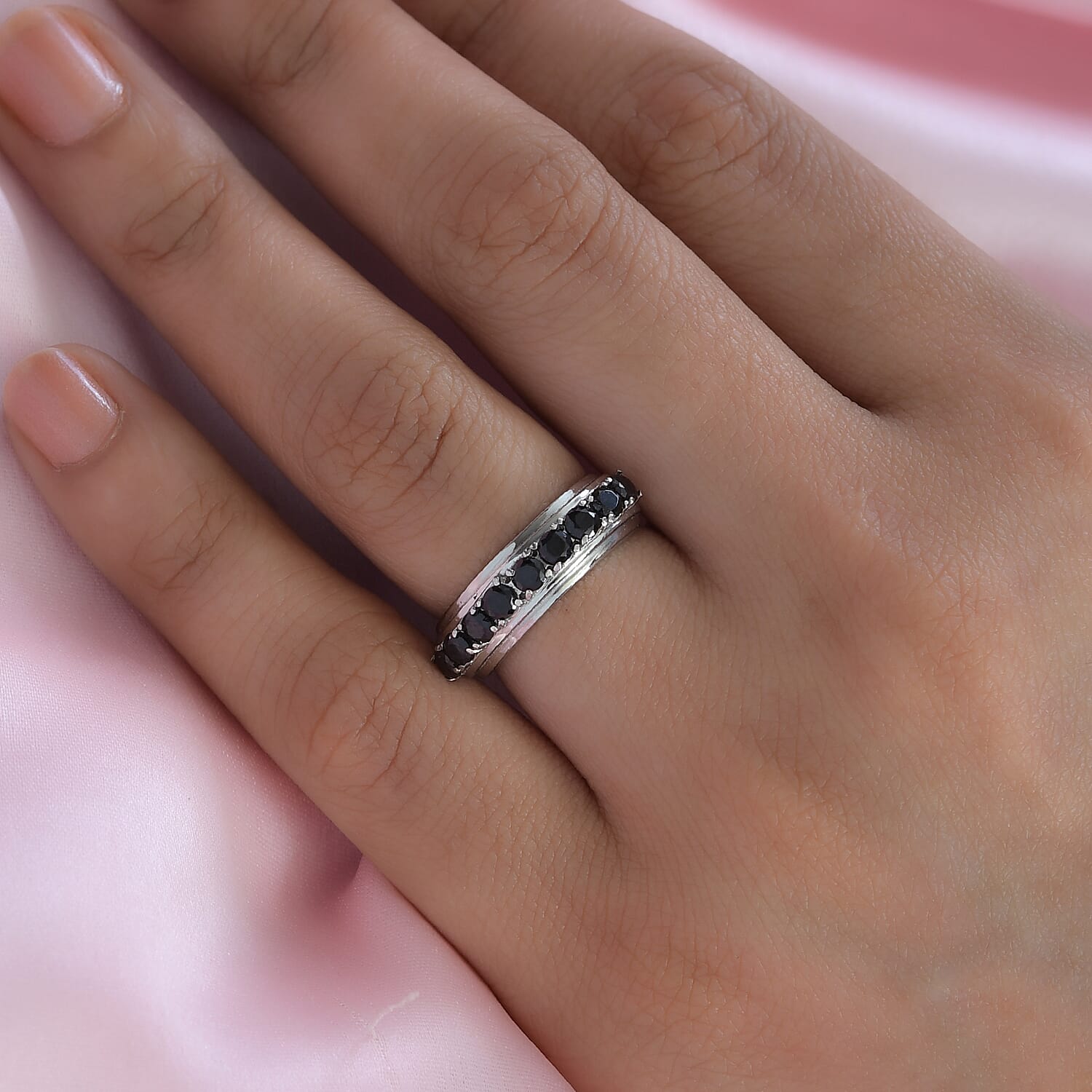 Thai Black Spinel / 10 - Product card gallery slide 3 (9431653056767)
