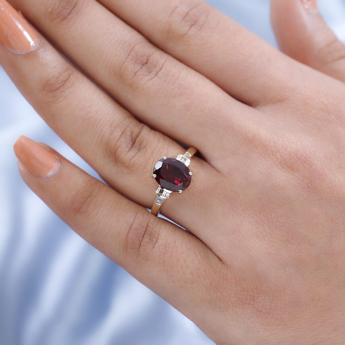 LUXORO 10K Yellow Gold Premium Natural Tanzanian Wine Garnet, Diamond Ring (Size 10.0) (2.50 g) 3.00 ctw image number 2