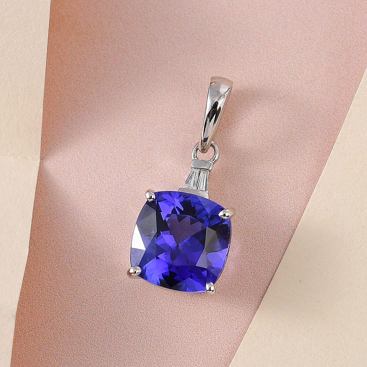 TLV RHAPSODY 950 Platinum AAAA Tanzanite, Diamond (E-F, VS2) Pendant (2.10 g) 3.65 Carat Total Weight image number 1