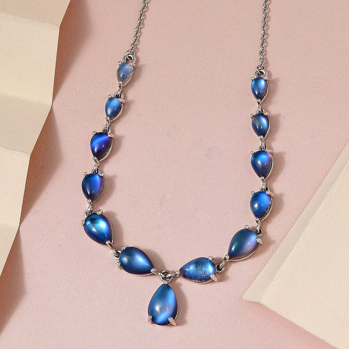 Aurora Moonstone (D) Necklace 18 Inches in Platinum Over Sterling Silver 12.40 ctw image number 1