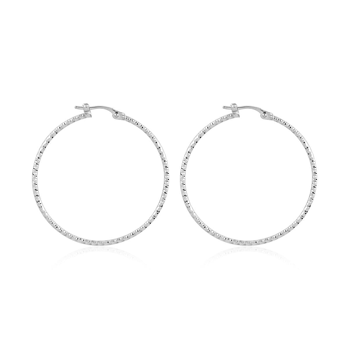 14K White Gold Diamond-Cut Hoop Earrings 2.30 Grams image number 2