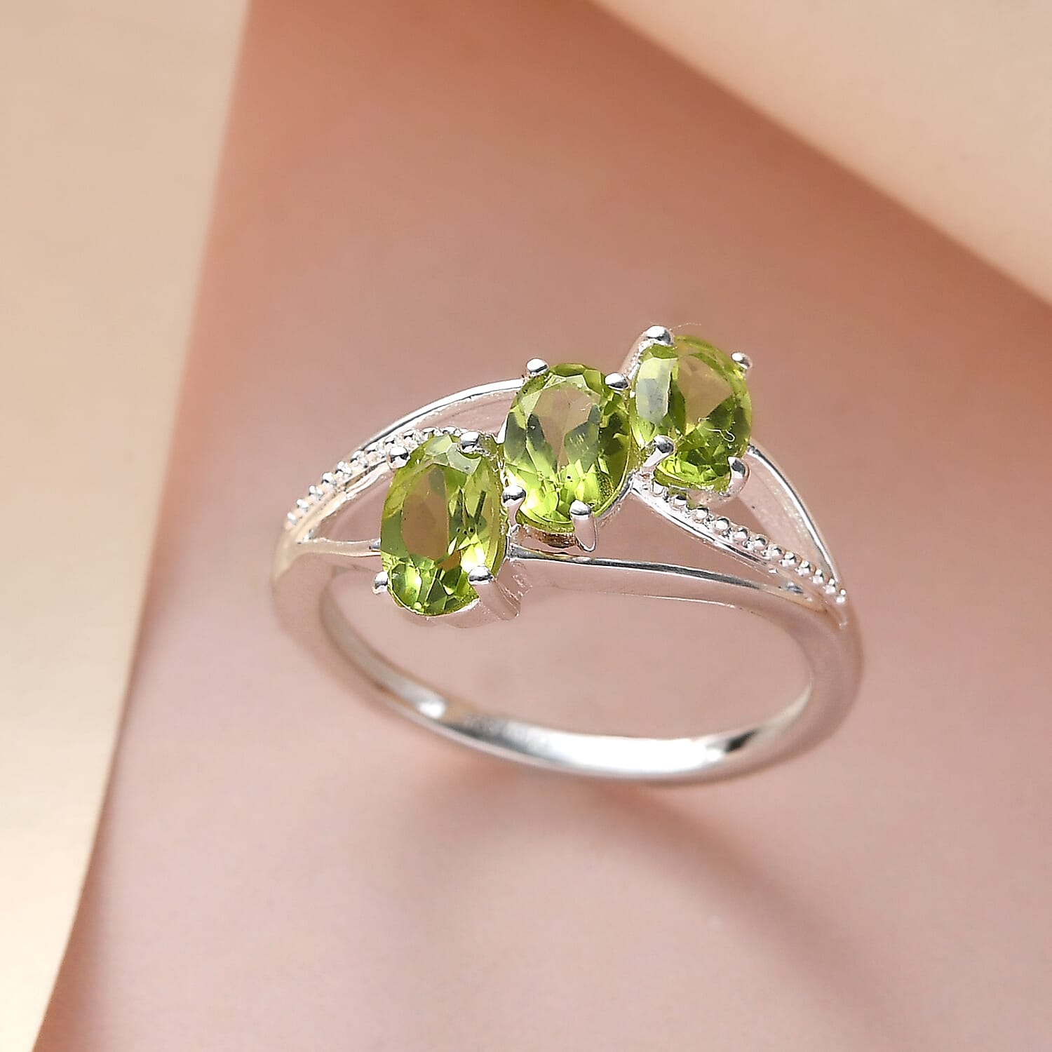 Peridot 3 Stone Ring in Sterling Silver (Size 10.0) 1.50 ctw