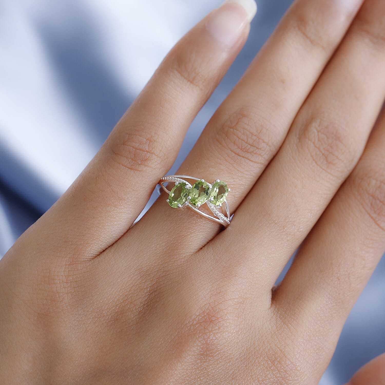 Peridot 3 Stone Ring in Sterling Silver (Size 10.0) 1.50 ctw