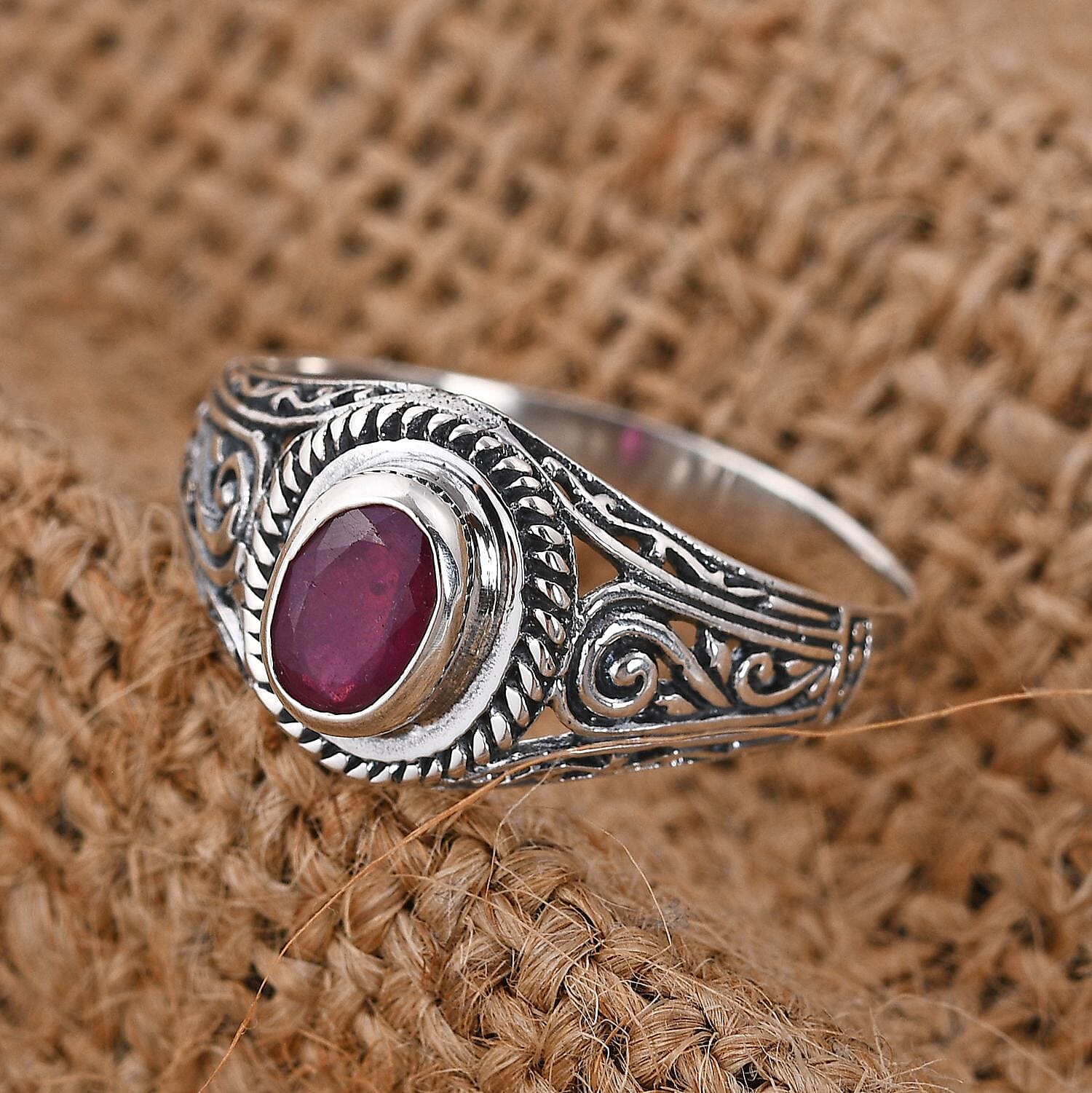 Niassa Ruby / 10 - Product card gallery slide 2 (10144809648411)