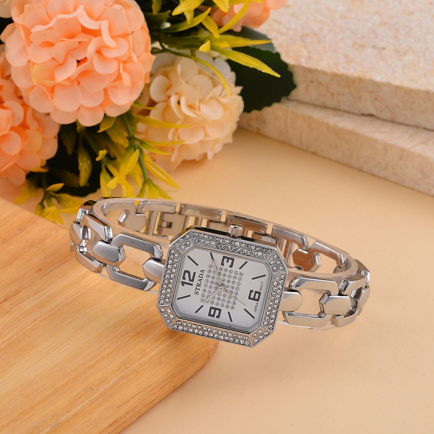 Strada Austrian Crystal Japanese Movement Watch with Silvertone Strap (31.75mm-27.94mm) (7.00-8.5 Inches)