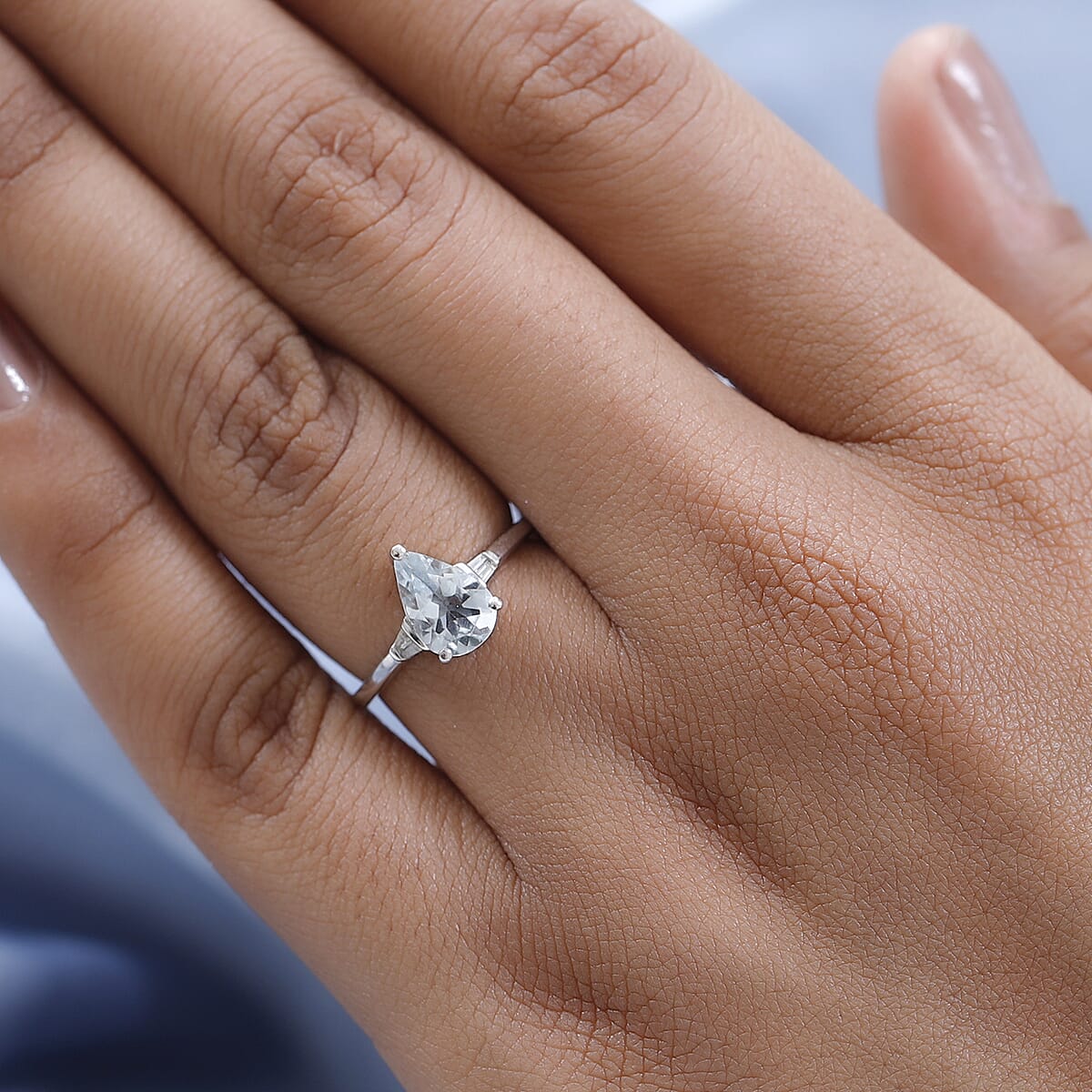 Premium Espirito Santo Aquamarine and Diamond Accent Ring in Platinum Over Sterling Silver (Size 8.0) 1.00 ctw image number 2