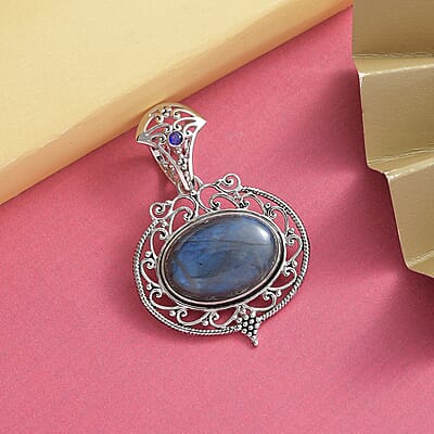 Sajen Silver AAA Malagasy Labradorite and Quartz Doublet Rainbow Caribbean Pendant in Platinum Over Sterling Silver 22.10 ctw