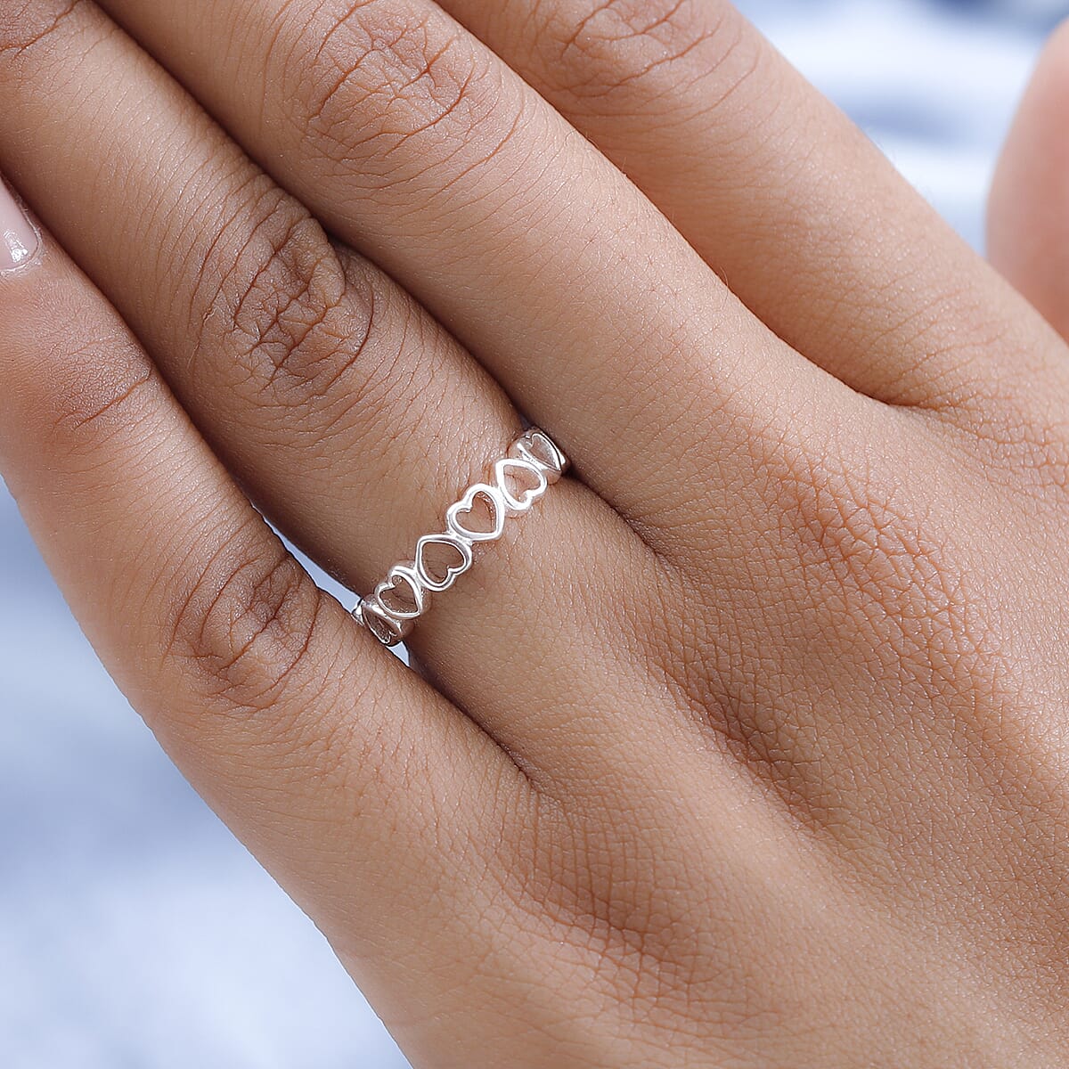Sterling Silver Heart Band Ring (Size 5.0) 1.40 Grams image number 2