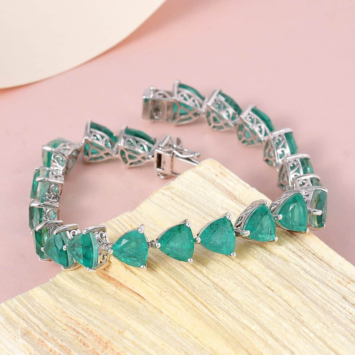 Emeraldine Quartz (Triplet) Bracelet in Platinum Over Sterling Silver (7.25 In) 37.85 ctw image number 1