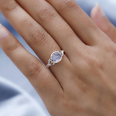 Kuisa Rainbow Moonstone Solitaire Ring in Sterling Silver (Size 10.0) 1.65 ctw