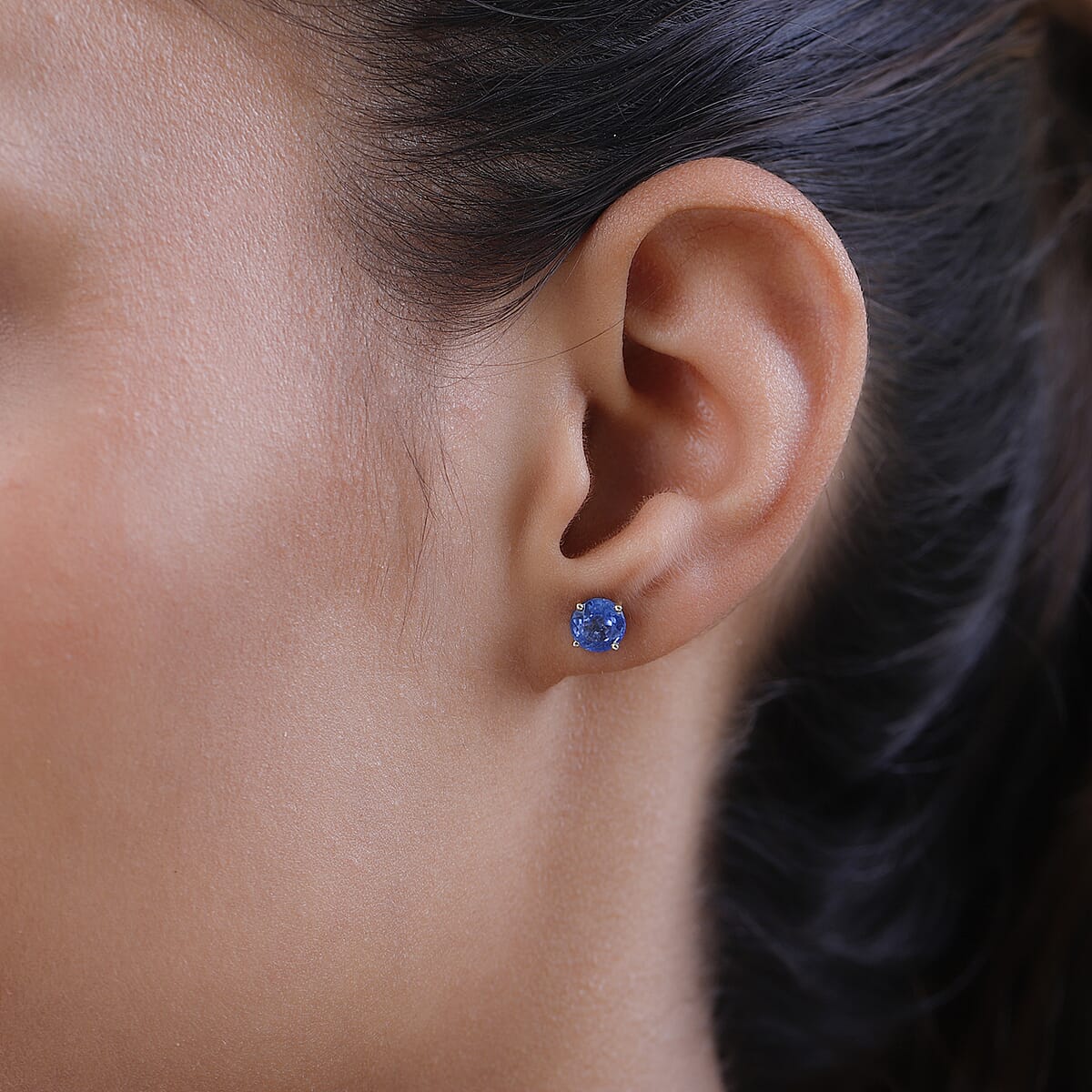 Luxoro 10K Yellow Gold Premium Kashmir Kyanite Solitaire Stud Earrings 2.00 ctw image number 2