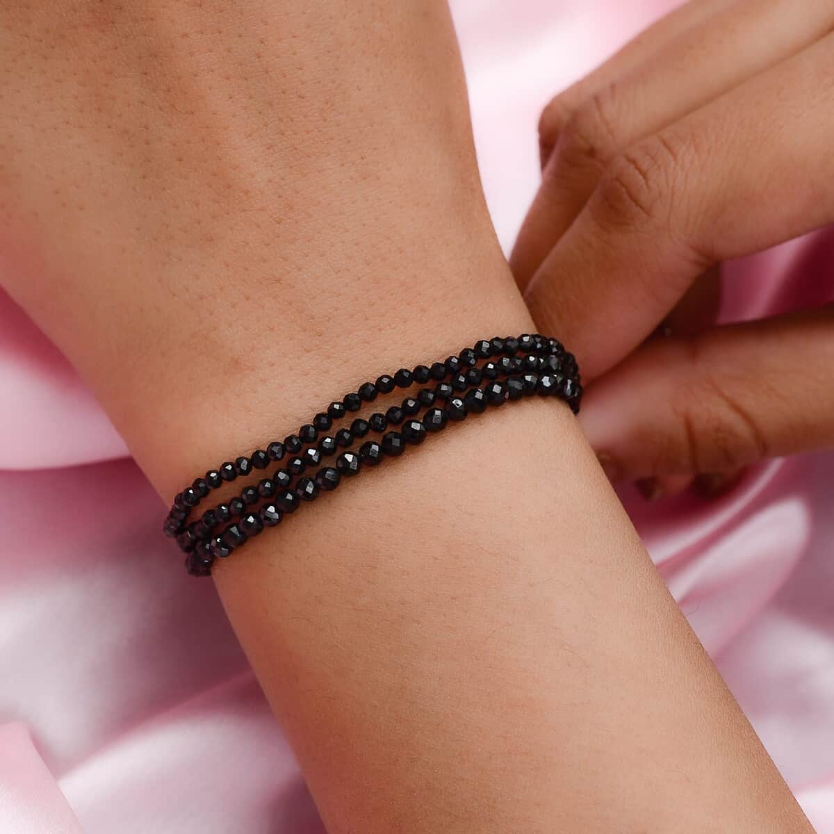 Thai Black Spinel Beaded Multi Strand Bracelet in Sterling Silver (7.25-9.25In) 30.00 ctw image number 2