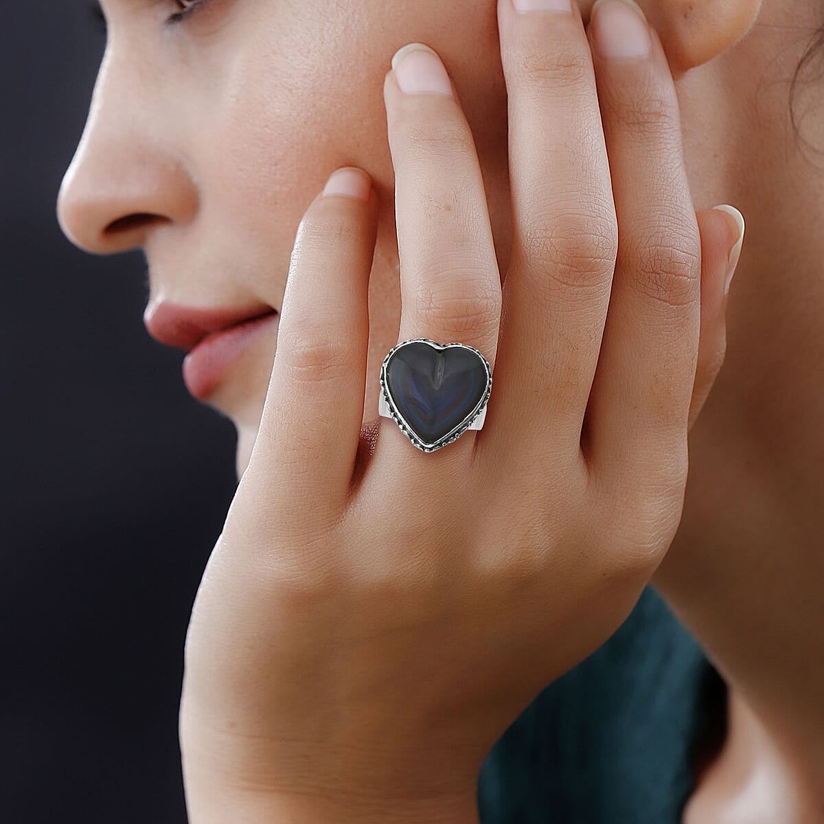 Sajen Silver Rainbow Obsidian Heart Ring in Sterling Silver (Size 9.0) 11.75 ctw image number 2