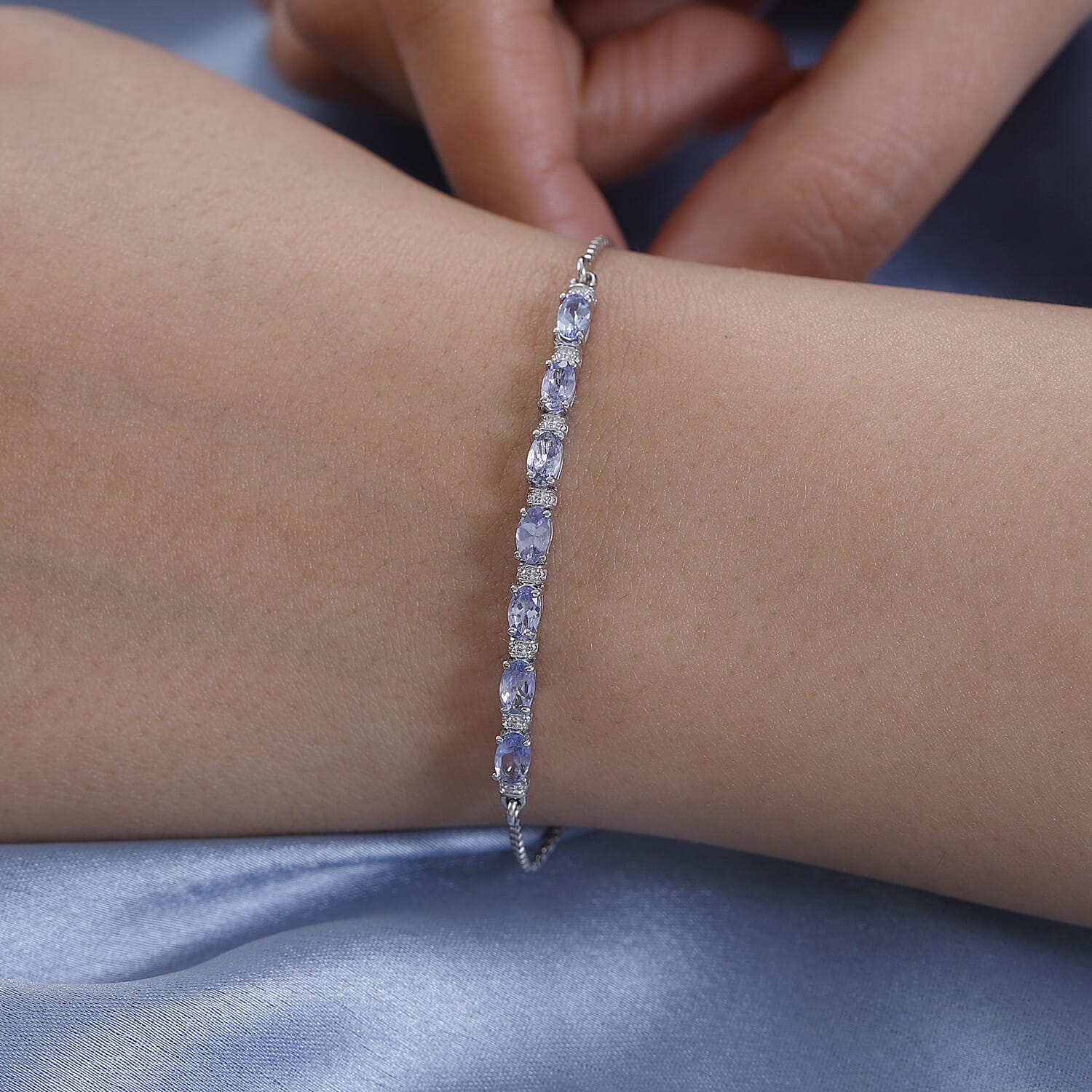 Default Title - Product card gallery slide 3 (10144865190171)