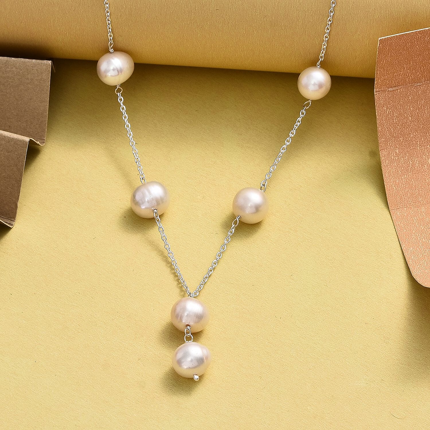 Freshwater Pearl - Product card gallery slide 2 (9431648633087)
