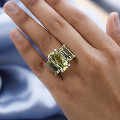 Ouro Verde Quartz 3 Stone Ring in Platinum Over Sterling Silver (Size 10.0) 19.90 ctw