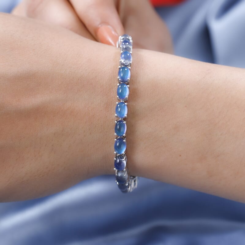 Aurora Moonstone (D) Tennis Bracelet in Platinum Over Sterling Silver (6.50 In) 22.00 ctw