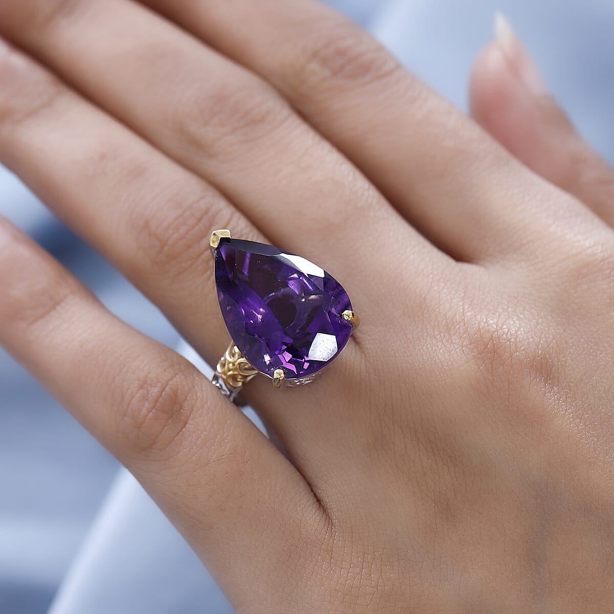 African Amethyst Solitaire Ring in Vermeil YG and Platinum Over Sterling Silver 18.65 ctw (Delivery in 5-7 Business Days) image number 2