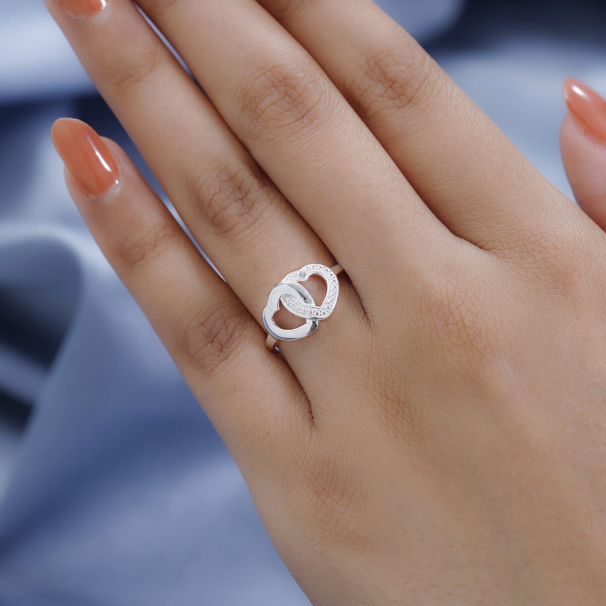 Diamond Accent Double Heart Link Ring in Sterling Silver (Size 9.0) image number 2