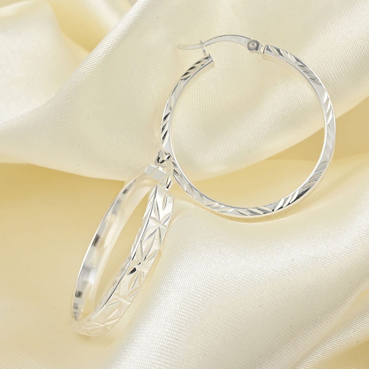 Sterling Silver Diamond-Cut Hoop Earrings (3.50 g) image number 1