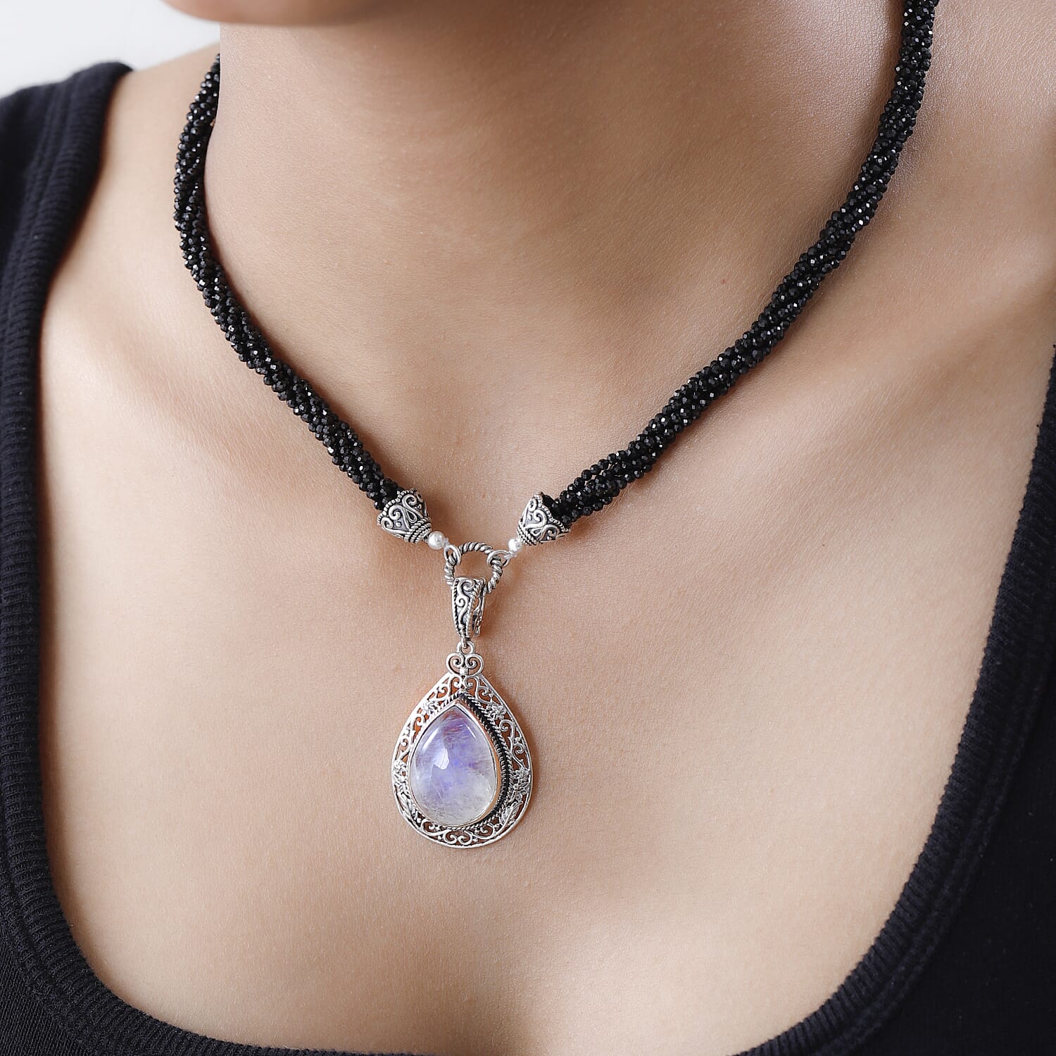 Kuisa Rainbow Moonstone - Product card gallery slide 3 (9431608885503)