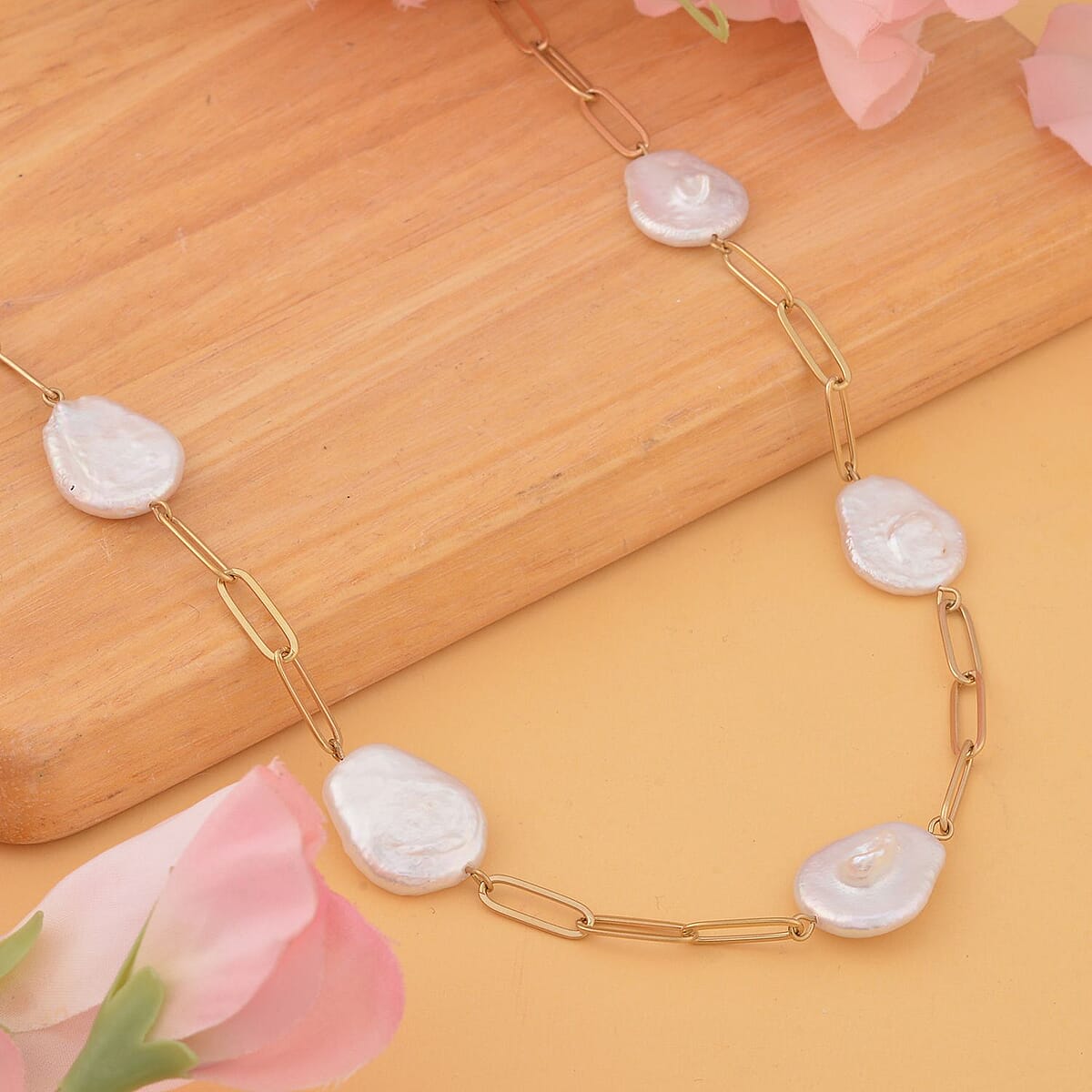 White Coin Freshwater Pearl Paper Clip Chain Necklace (18-20 Inches) in ION Plated YG Stainless Steel , Tarnish-Free, Waterproof, Sweat Proof Jewelry image number 1