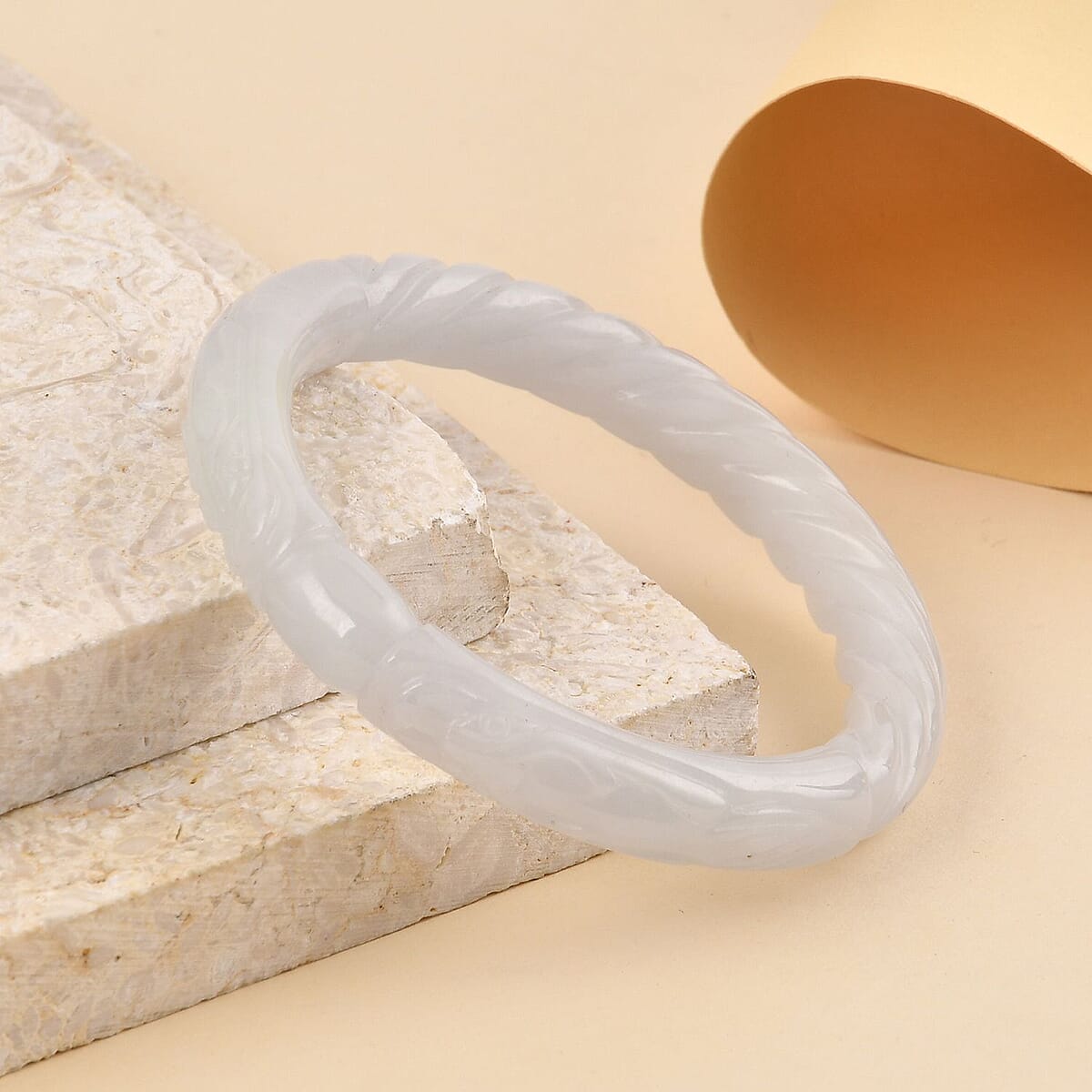 White Jade Carved Dragon Bangle Bracelet (7.25 In) 282.50 ctw image number 1