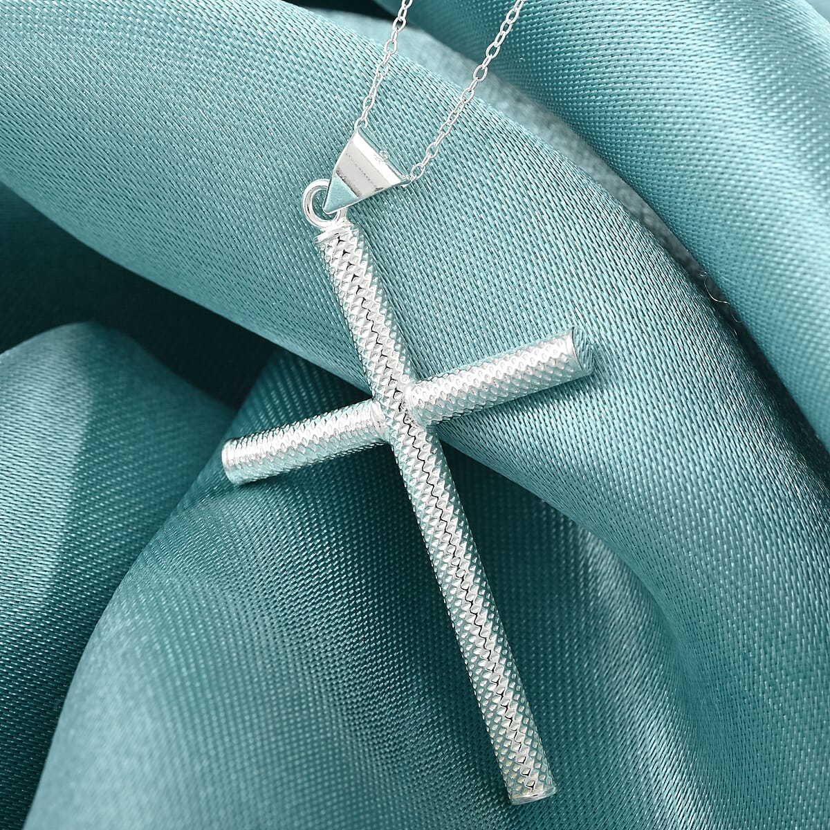 Sterling Silver Textured Cross Necklace 18 Inches 2.65 Grams image number 1