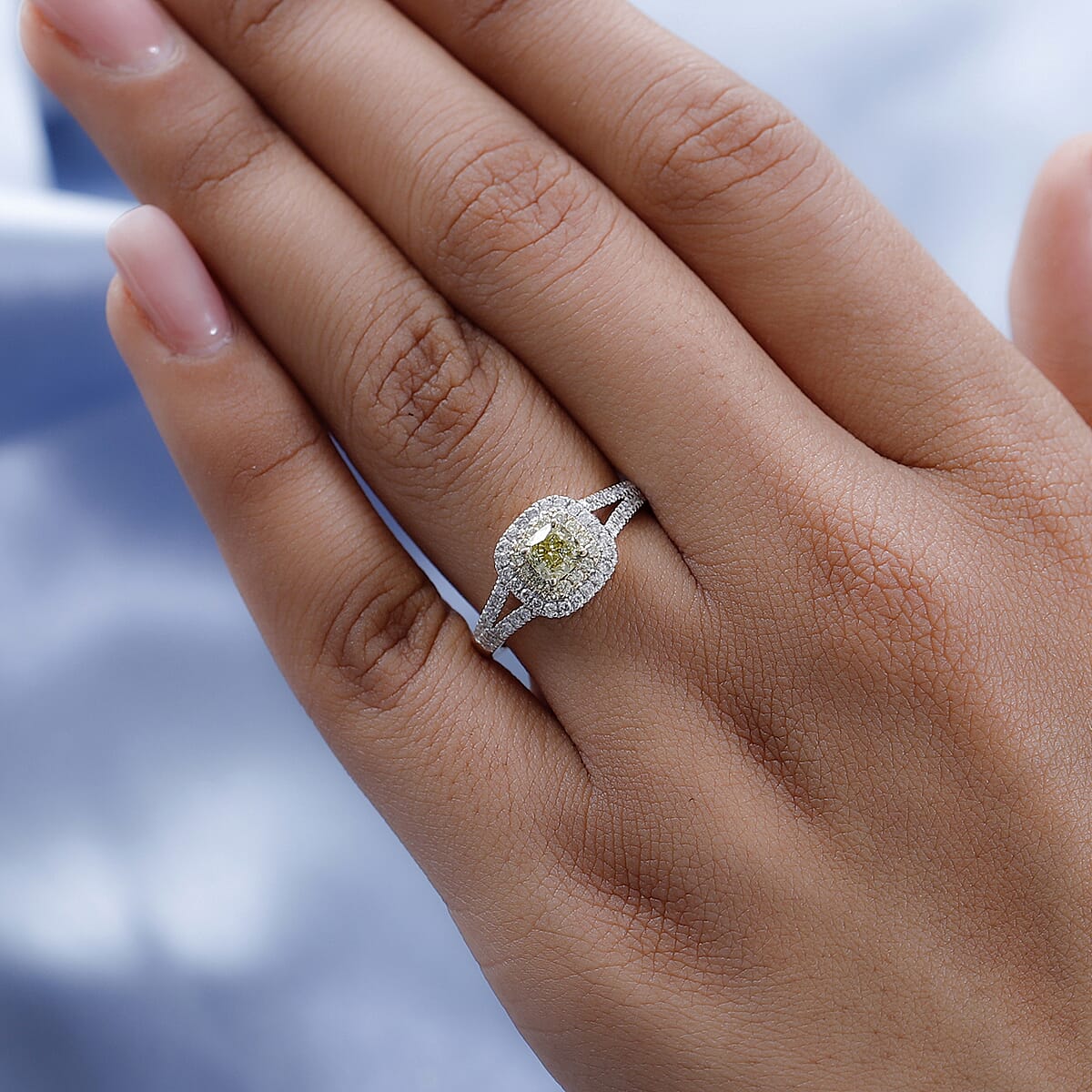 Luxoro 14K Yellow Gold I1 Natural Yellow and White Diamond Ring (Size 7.0) 1.00 ctw image number 2