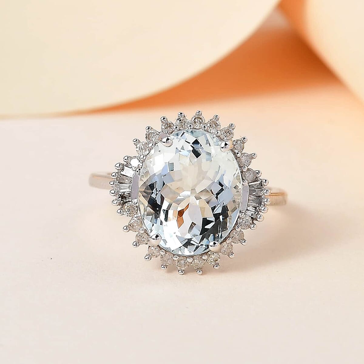 Luxoro 10K White Gold Premium Mangoro Aquamarine, Diamond (0.30 cts) Sunburst Ring (Size 10.0) 4.35 ctw image number 1
